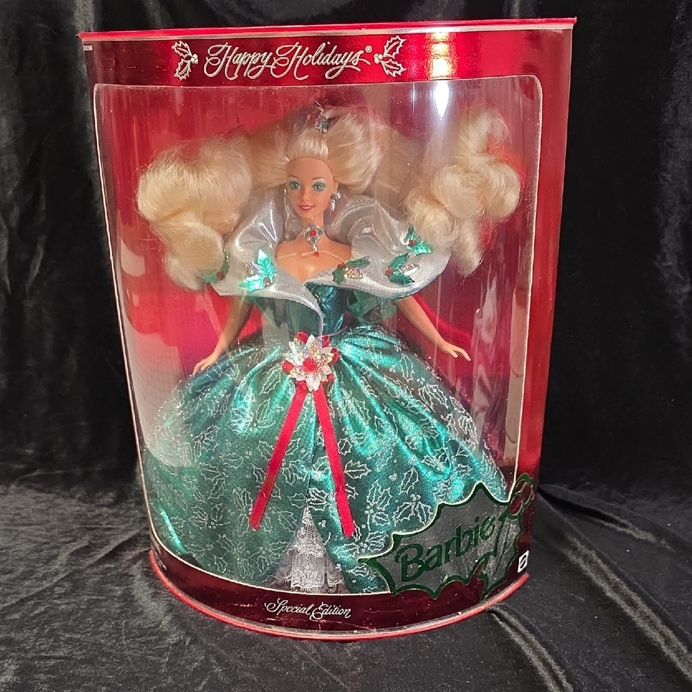 1995 Happy Holidays Special Edition Barbie Doll from Mattel Elegant in Green NIB
